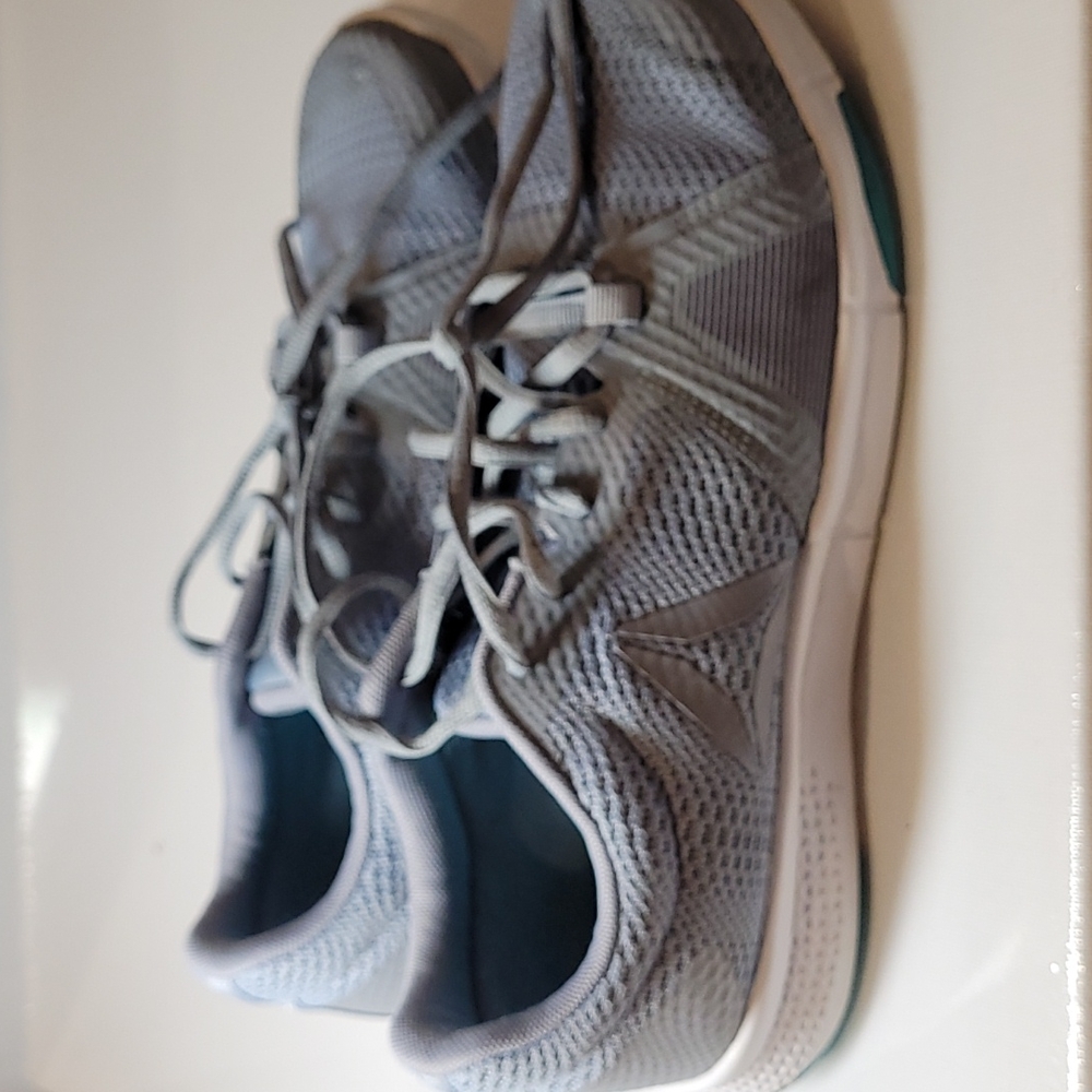 Reebok  men shoes  size-9